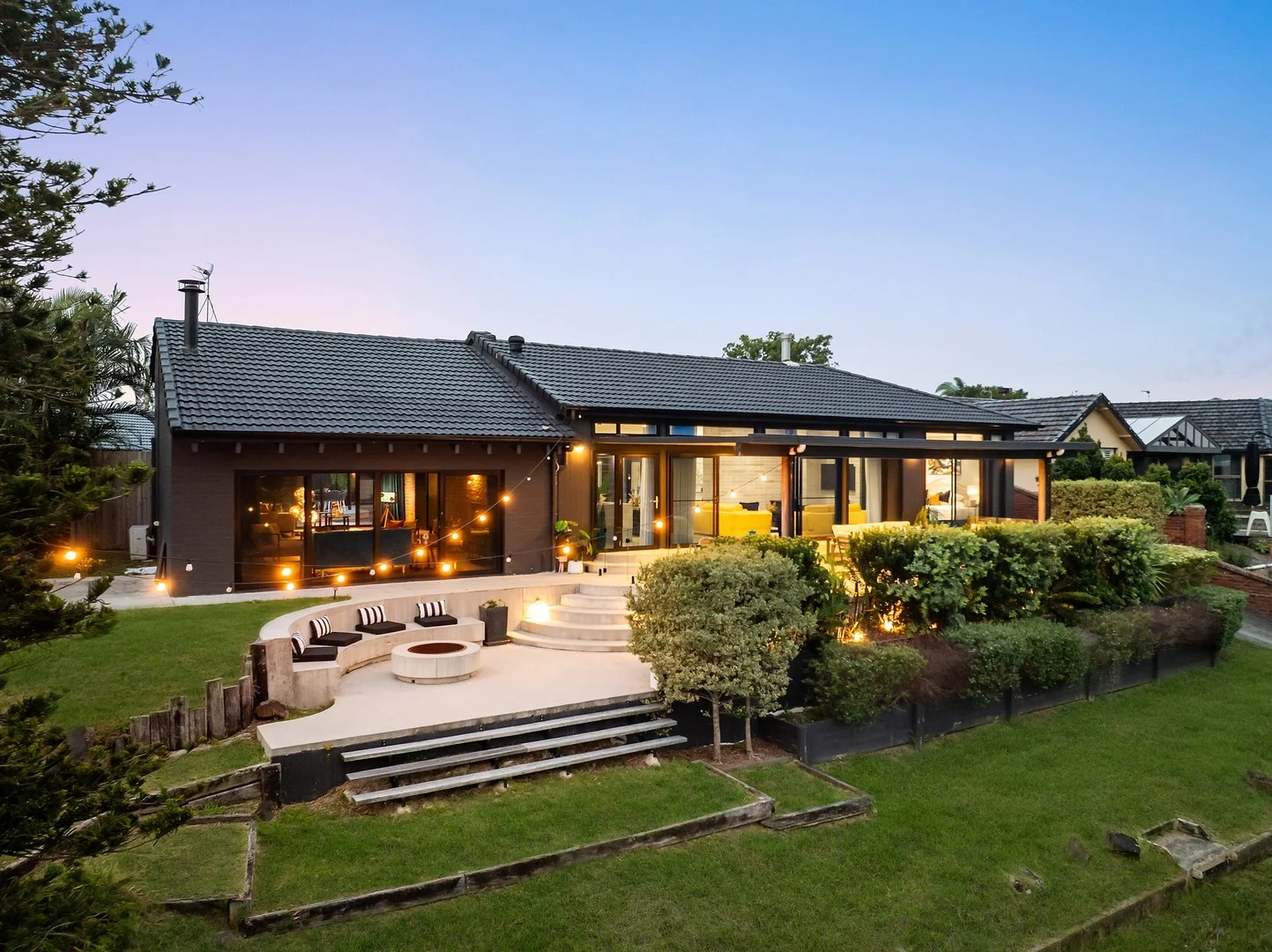 6 Chale Court, Bundall QLD 4217