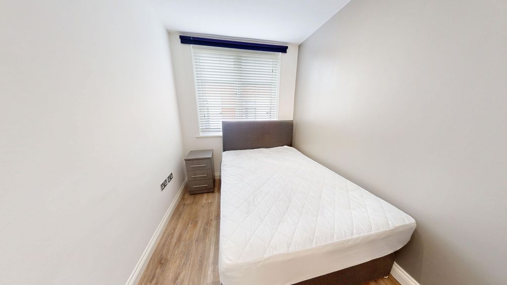 Additional image 8 of 2 bed flat to rentMint Drive, Hockley B18