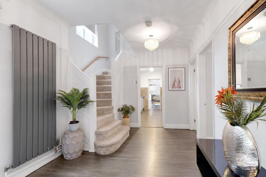 Additional image 13 of 5 bed detached house to rentMarlow Hill, High Wycombe HP11