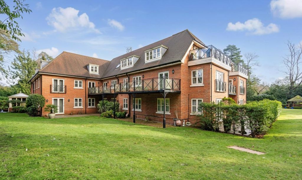 Additional image 16 of 2 bed flat to rentBrockenhurst Road, Ascot SL5