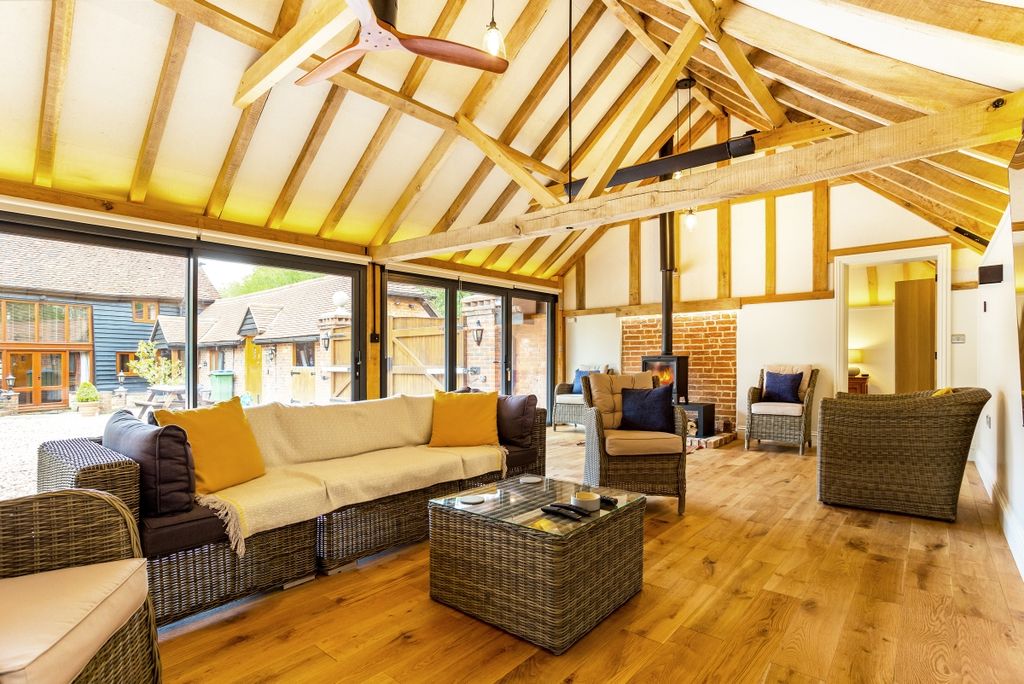 Additional image 2 of 1 bed bungalow to rentKerves Lane, Horsham RH13