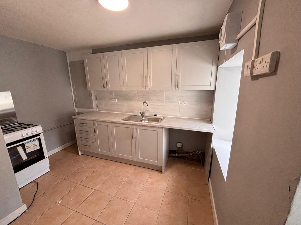 Additional image 6 of 2 bed flat to rentSt Georges Rd, Abergele LL22