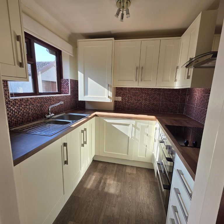 Additional image 2 of 2 bed property to rentHazel Mead, Brynmenyn CF32