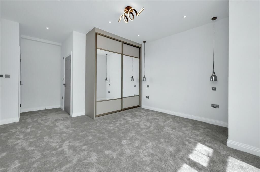 Additional image 13 of 5 bed detached house to rentThe Avenue, Ascot SL5