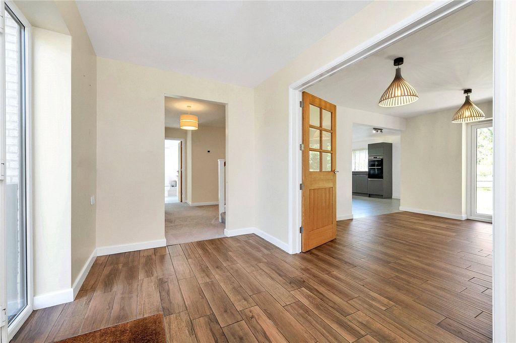 5 bed detached house to rentHighfields Road, Highfields Caldecote, Cambridge, Cambridgeshire CB23 photo 5