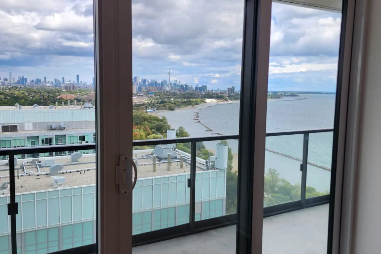 Additional image 6 of 1926 Lakeshore Boulevard 2805