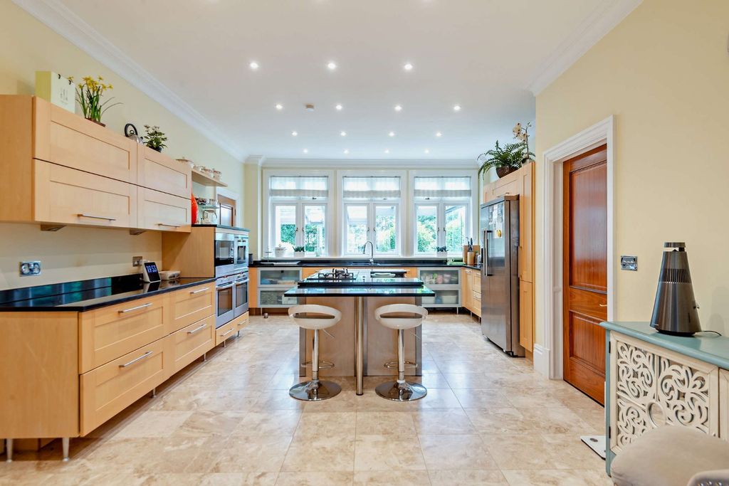 Additional image 3 of 7 bed detached house to rentWindsor Road, Ascot, Berkshire SL5
