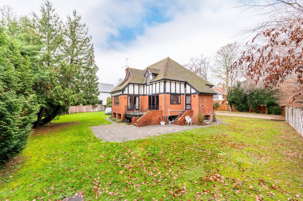 Additional image 15 of 5 bed detached house to rentThe Fisheries, Bray, Maidenhead SL6