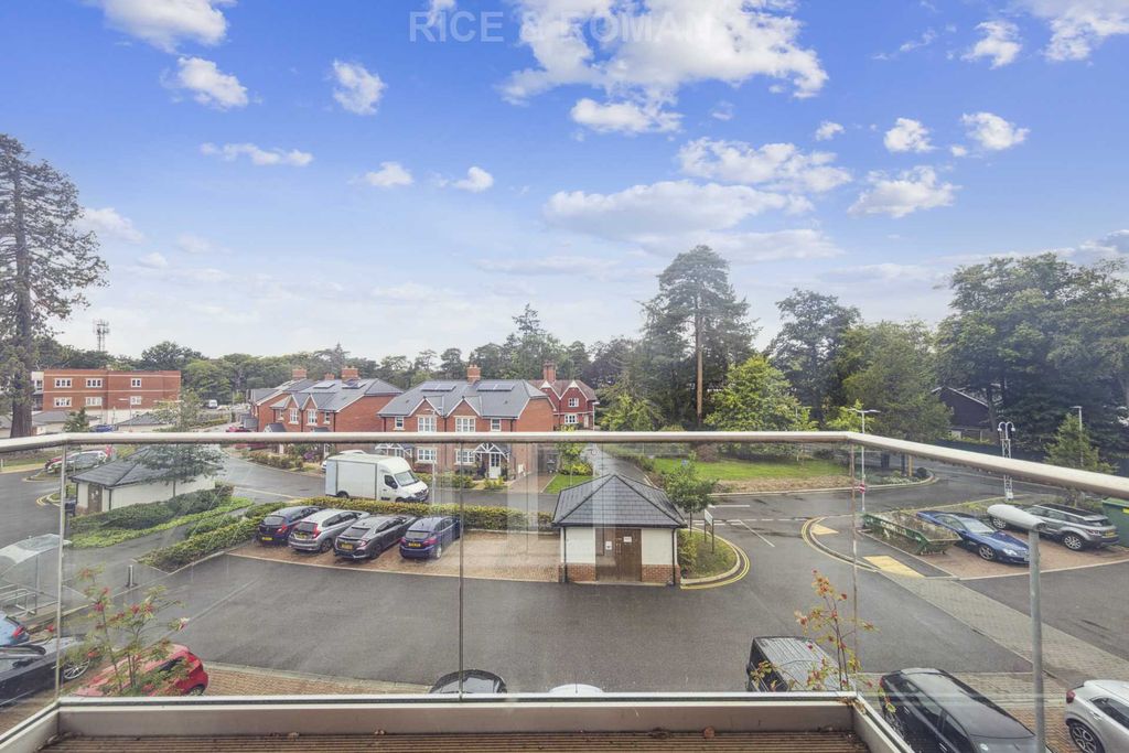 Additional image 4 of 2 bed flat to rentLynwood Village, Ascot SL5