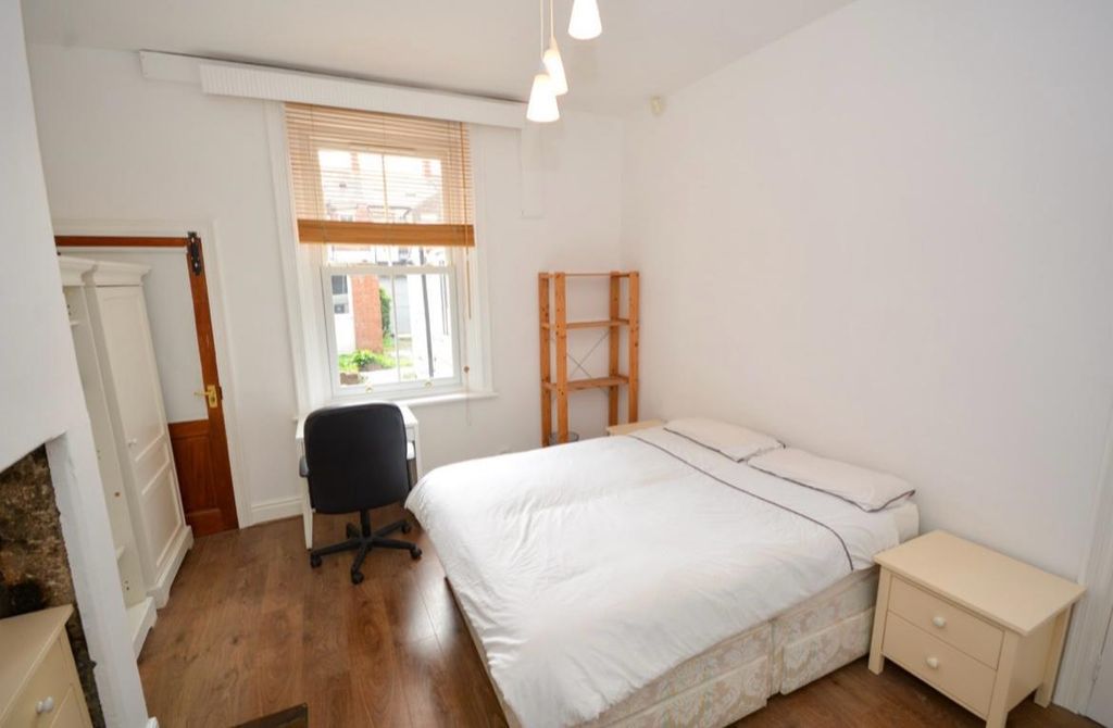 6 bed shared accommodation to rentMistletoe Road, Newcastle Upon Tyne NE2 photo 4