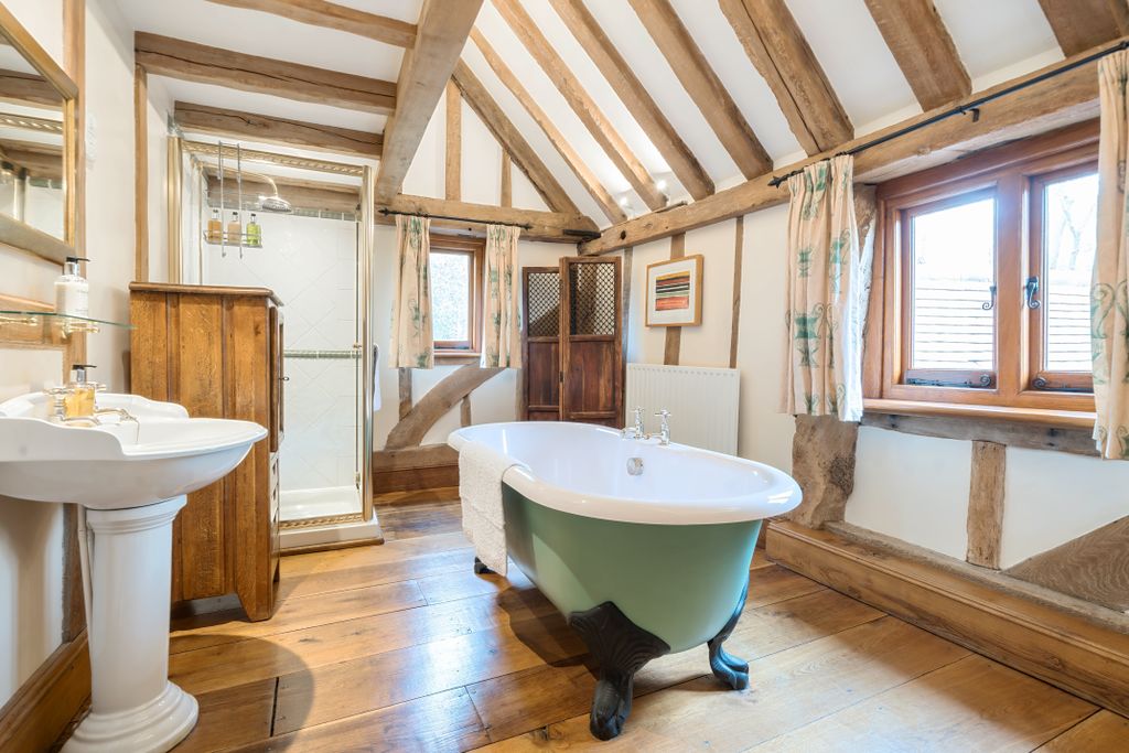 Additional image 10 of 5 bed detached house to rentWalnut Barn, West Sussex RH13