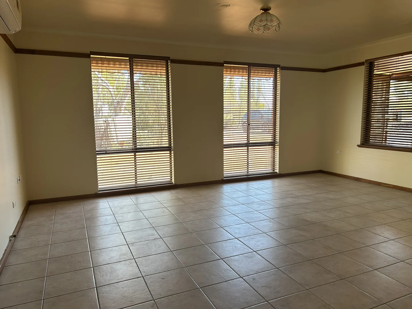 Additional image 3 of 6 Anna Ct, Roxby Downs SA 5725