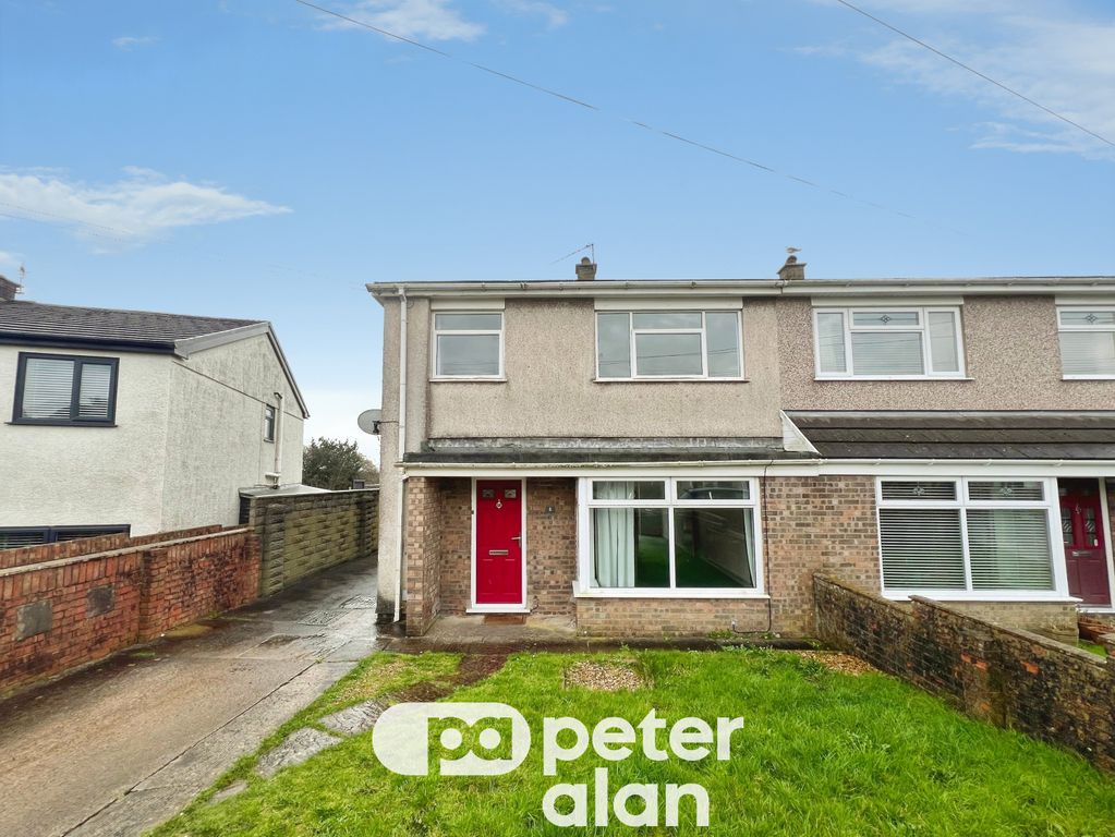 3 bed semi-detached house to rentHeol Mair, Pen-Y-Bont Ar Ogwr CF31