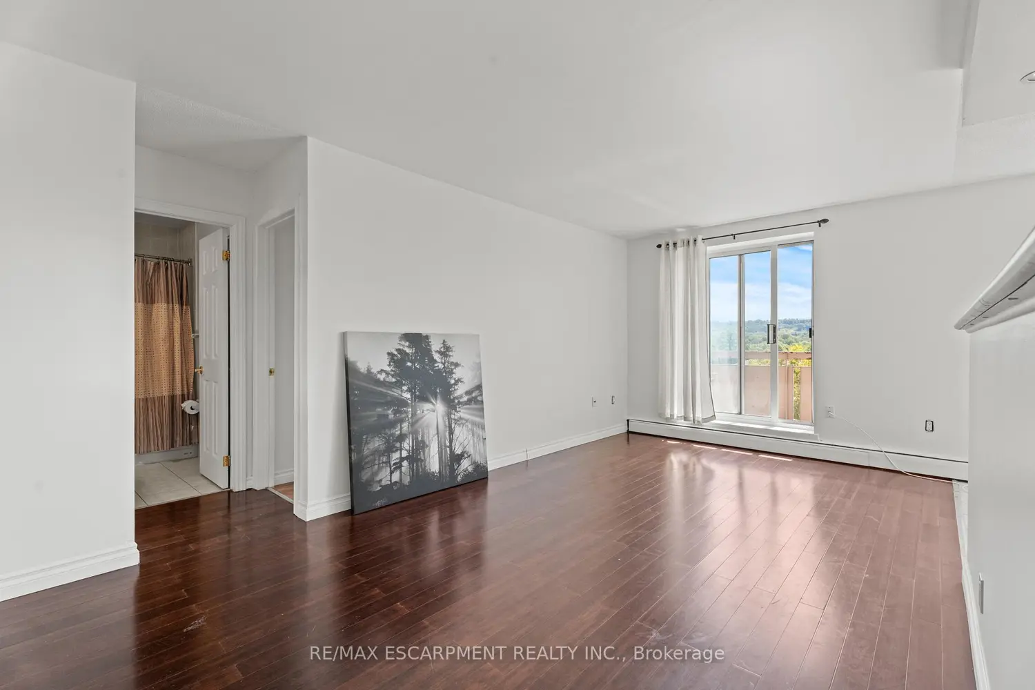 Additional image 7 of 851 Queenston Road 505