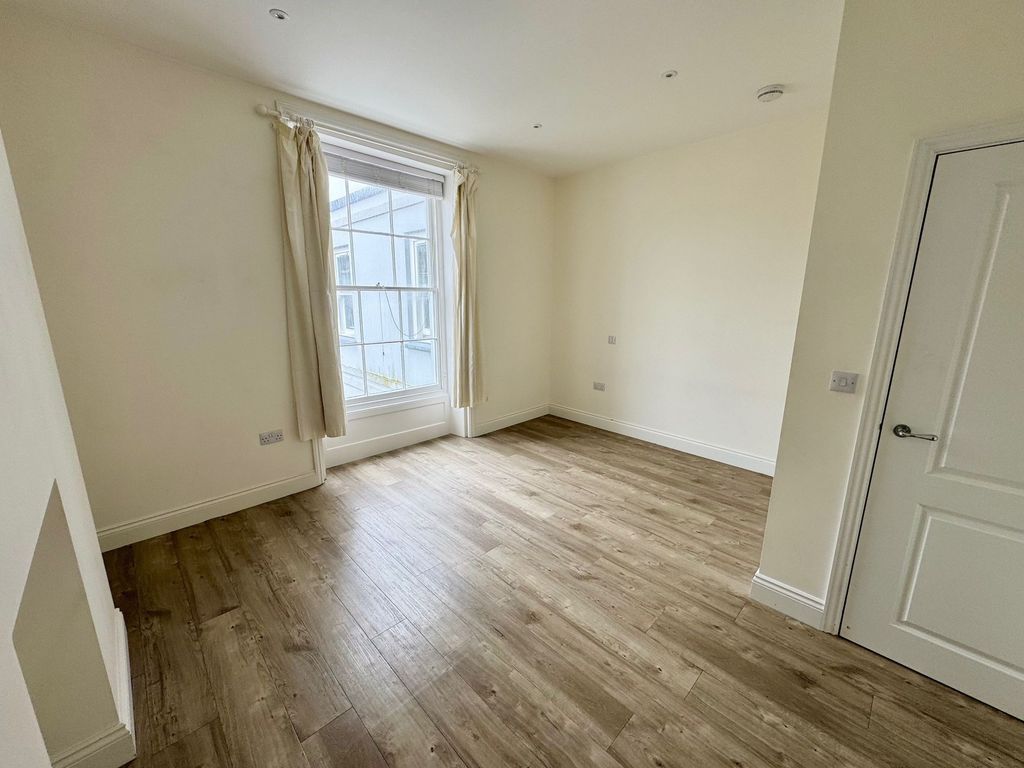 Additional image 8 of 1 bed flat to rentSt. Marks Road, St. Helier JE2