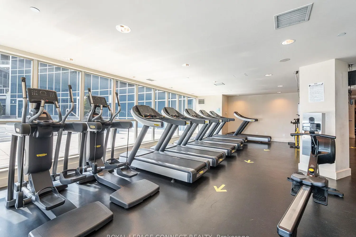 Additional image 19 of 208 Queens Quay 1504