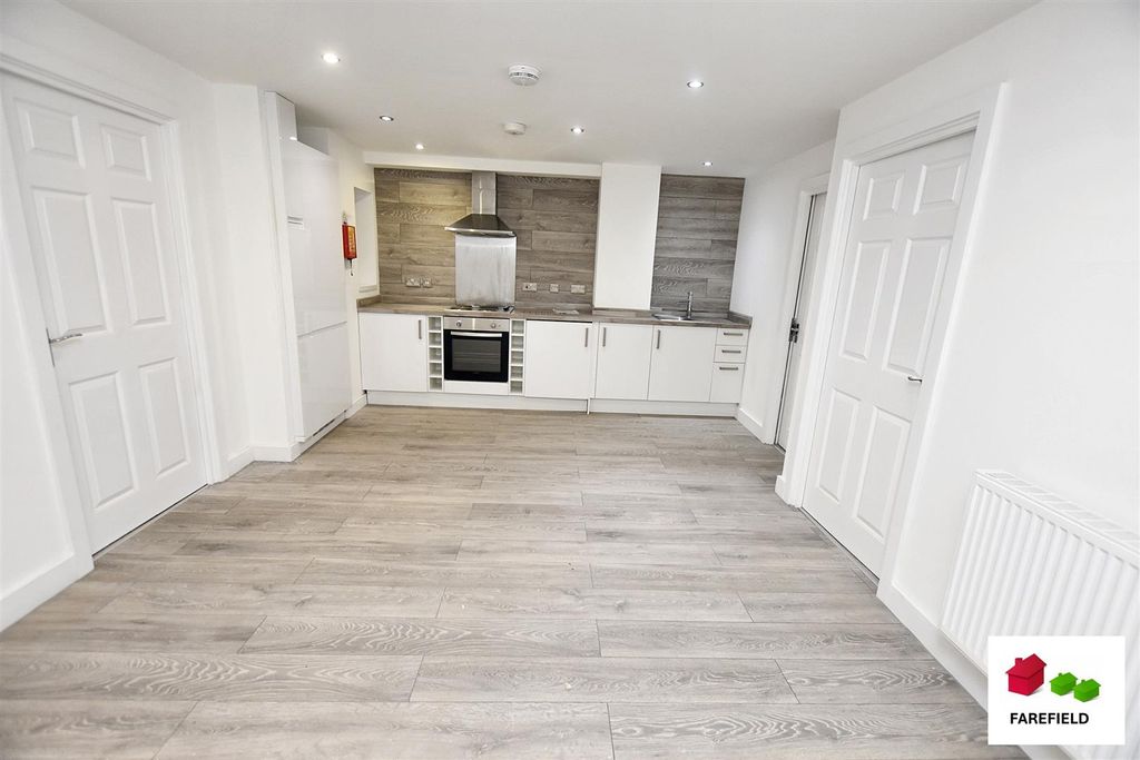 Additional image 2 of 3 bed flat to rentThe Courtyard, Nightingale House, Worcester WR5