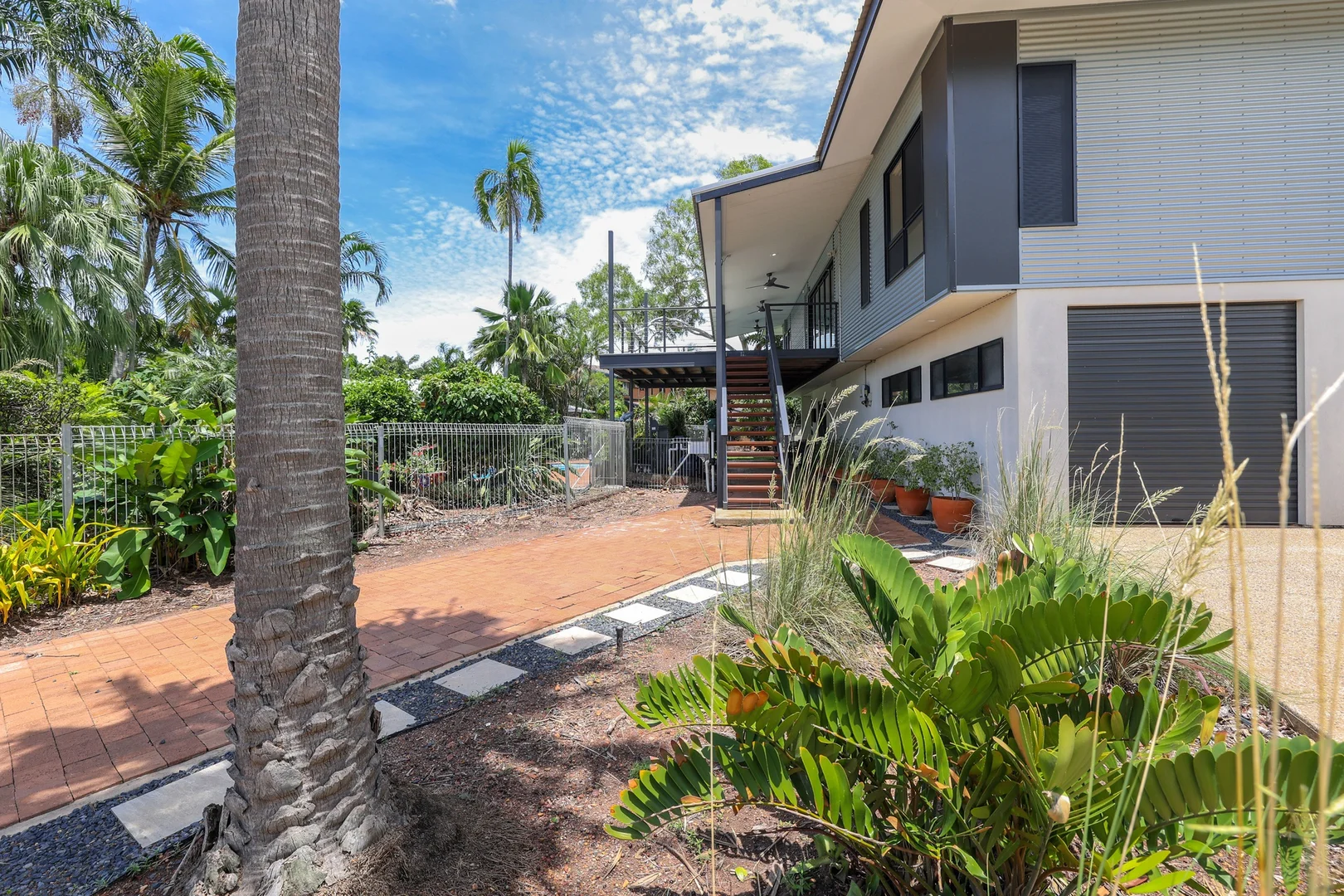 Additional image 2 of 17 Claymore Circuit, Brinkin NT 0810