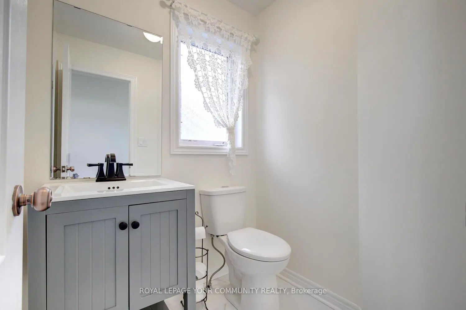 Additional image 6 of 32 Black Maple Crescent