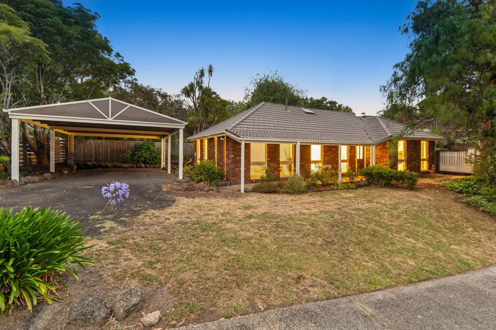 99 Rosedale Grove, Frankston South VIC 3199