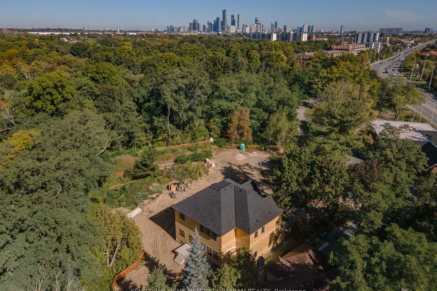 Additional image 8 of 1429 Dundas Crescent