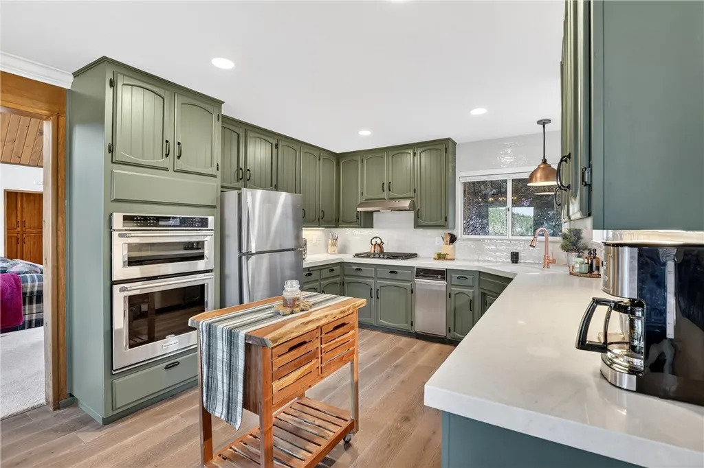 Additional image 47 of 26633 Thunderbird Dr, Lake Arrowhead, CA 92352