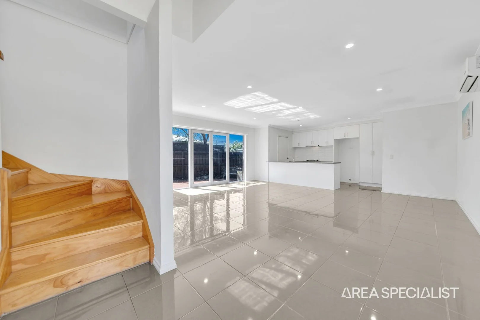 Additional image 2 of 2/33 Camellia Crescent, Norlane VIC 3214