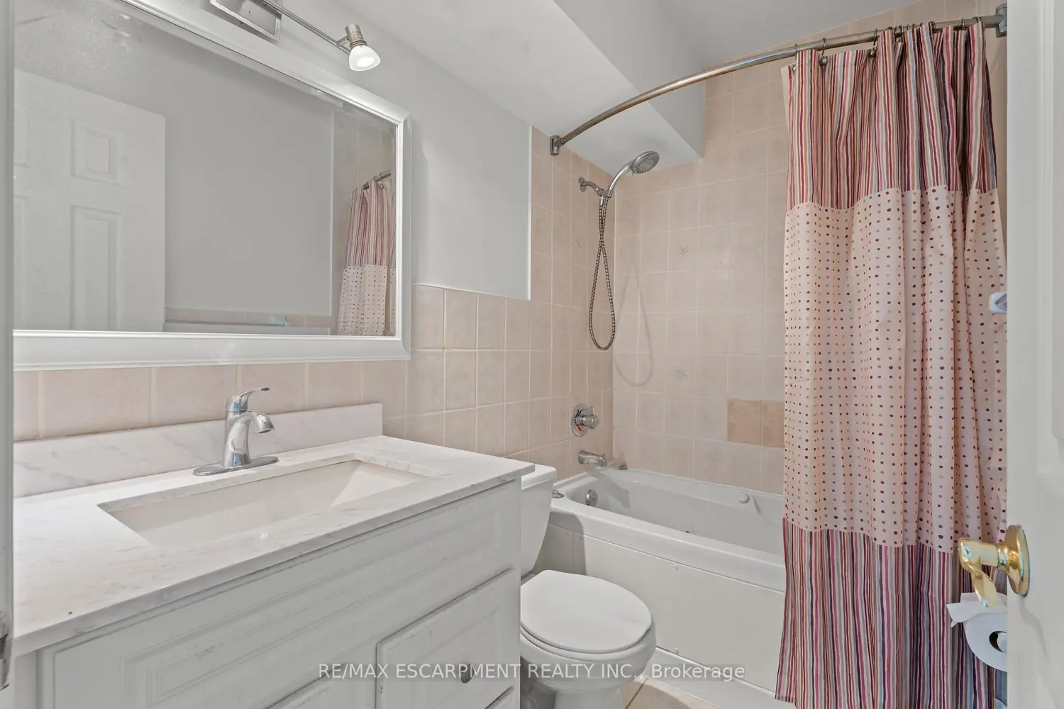 Additional image 19 of 851 Queenston Road 505