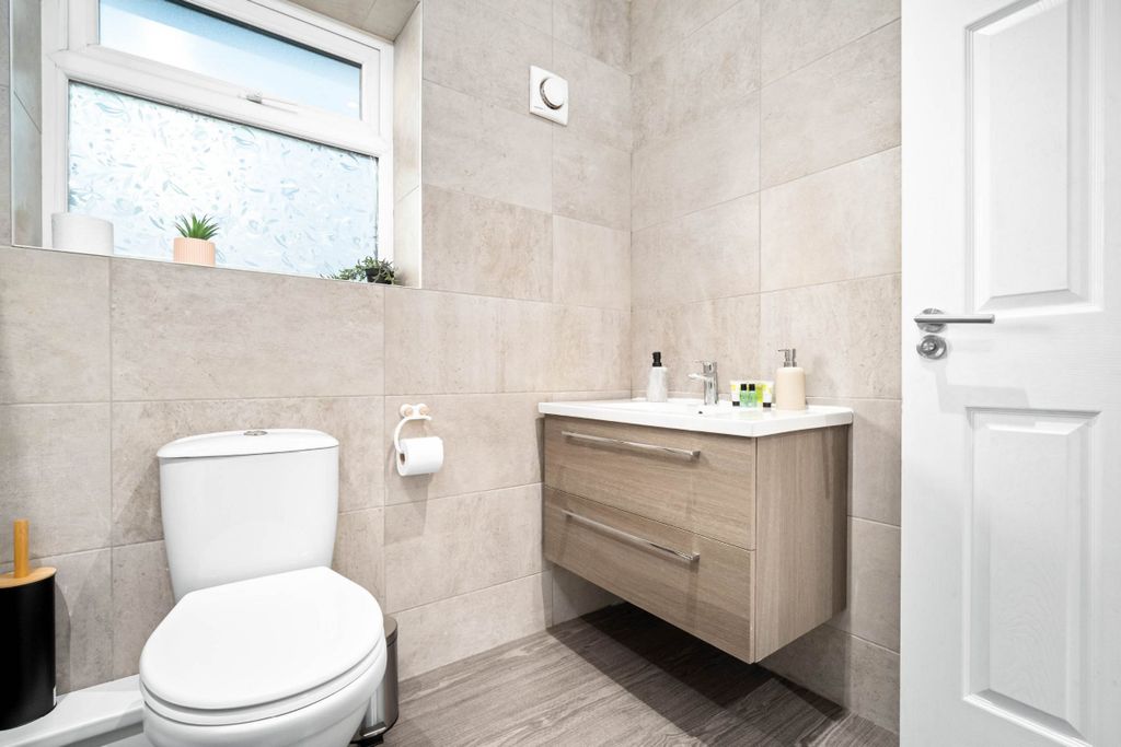 Additional image 36 of 5 bed semi-detached house to rentBrooklands Road, Hall Green, Birmingham B28