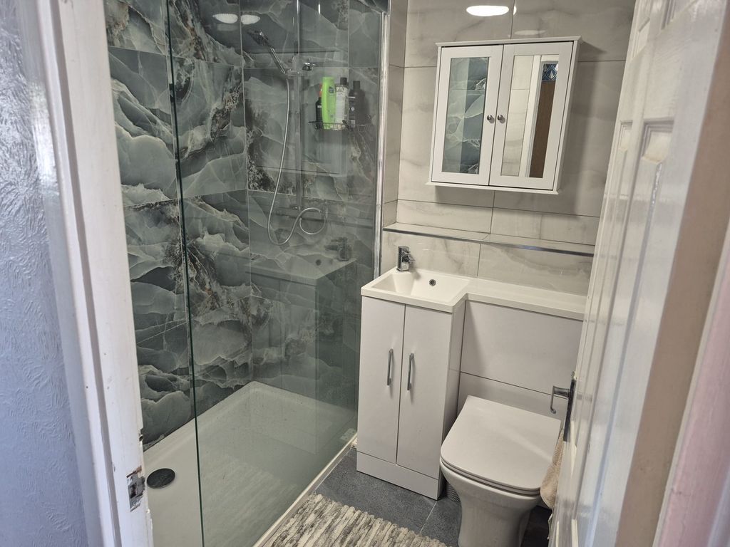Additional image 4 of Room to rentPen Y Cae, Caerphilly CF83