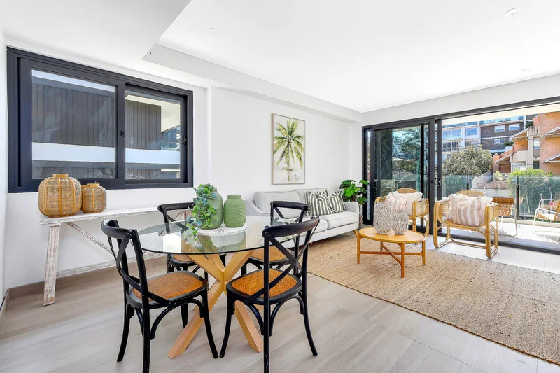 202/1 Shortland Street, Point Frederick NSW 2250