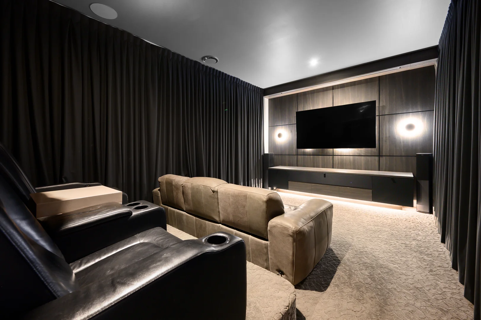 Additional image 28 of 21 King Arthurs Court, Sovereign Islands QLD 4216