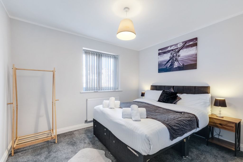 Additional image 13 of 2 bed flat to rentFlat, West Wycombe Road, High Wycombe HP12