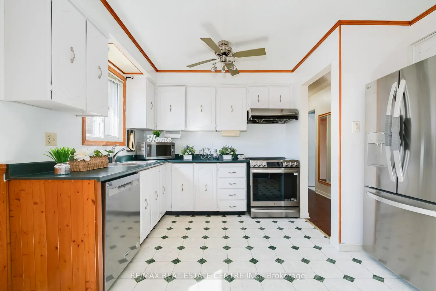 33 Millhouse Crescent photo 3