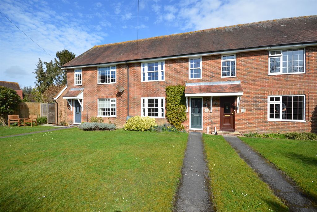 3 bed terraced house to rent2 Goodacres, Arundel Road, Fontwell, Arundel, West Sussex BN18