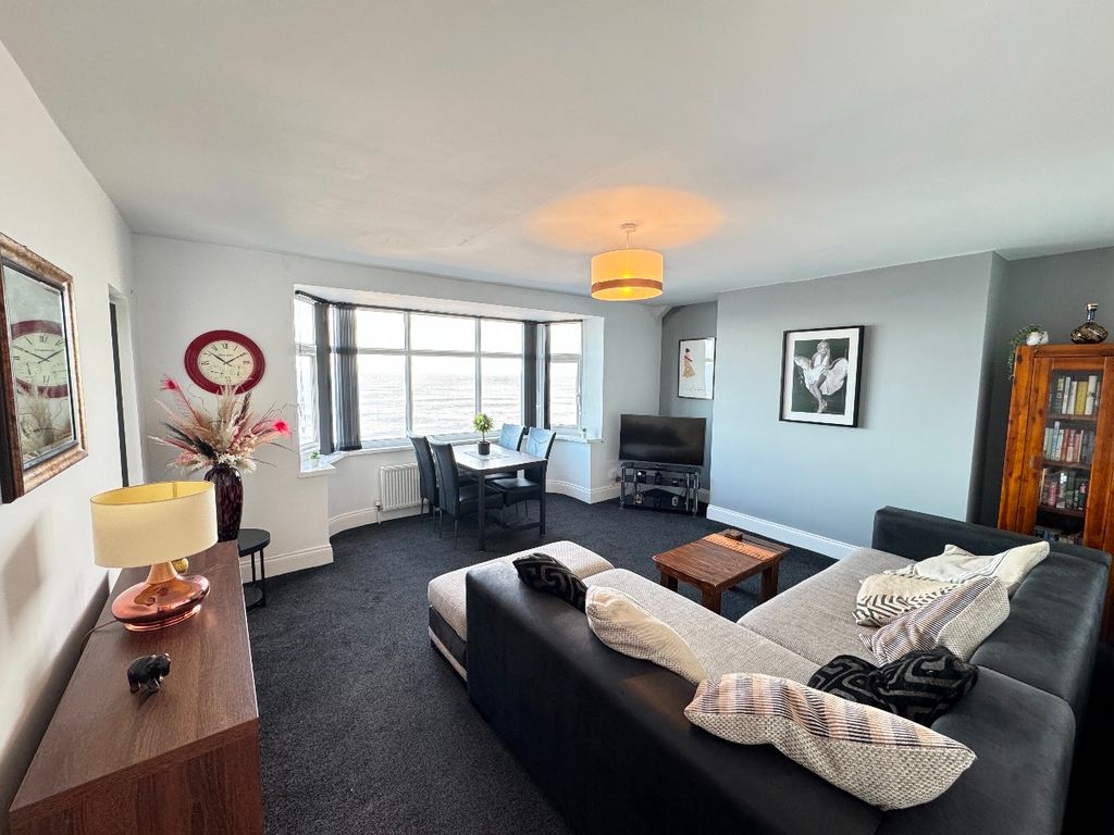 Additional image 2 of 2 bed flat to rentEast Parade, Whitley Bay NE26