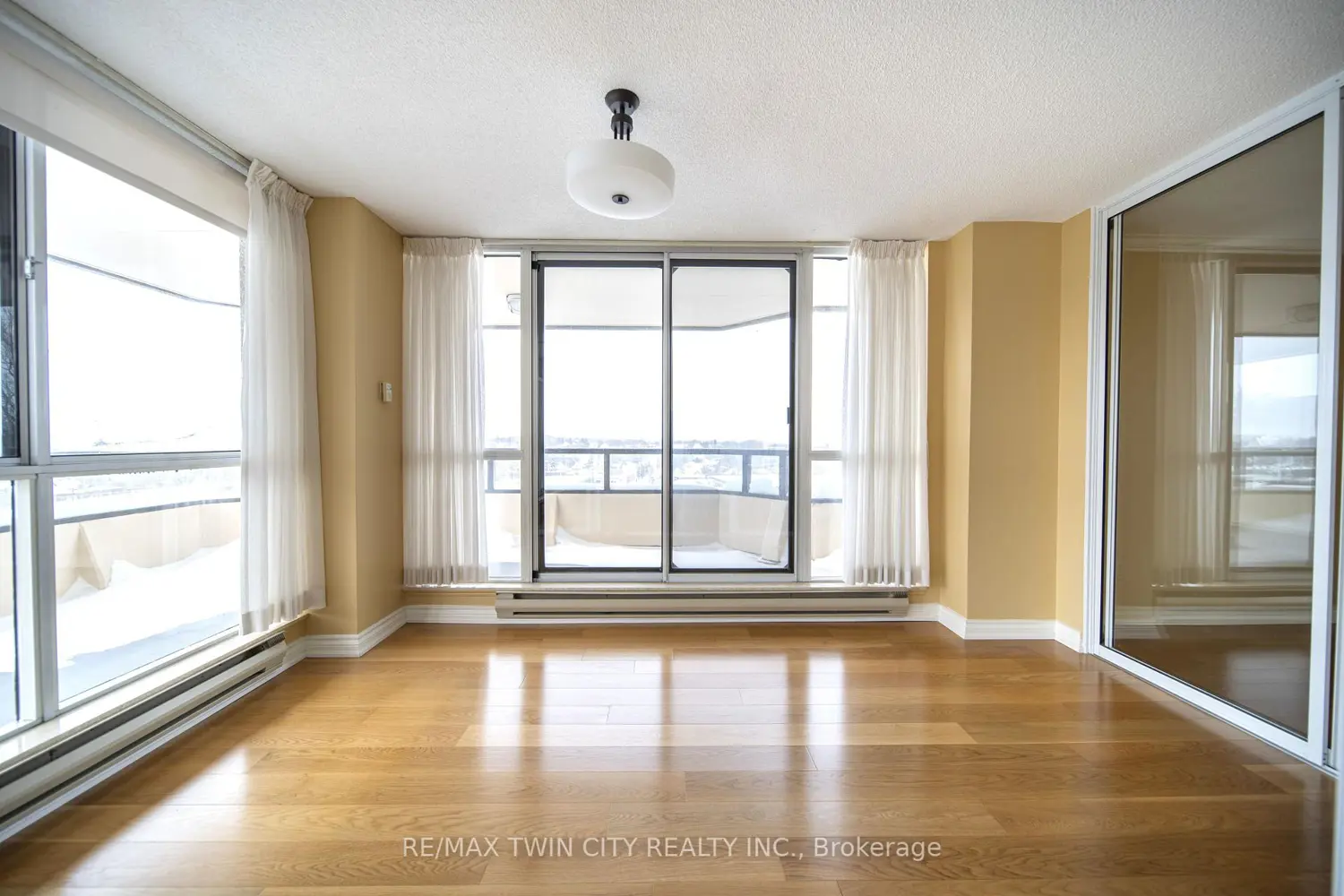 Additional image 9 of 2 Lancaster Street 504