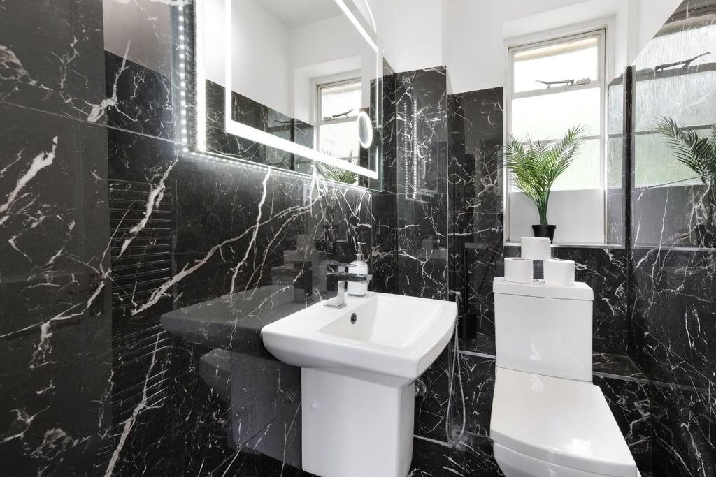 Additional image 23 of 5 bed detached house to rentMarlow Hill, High Wycombe HP11