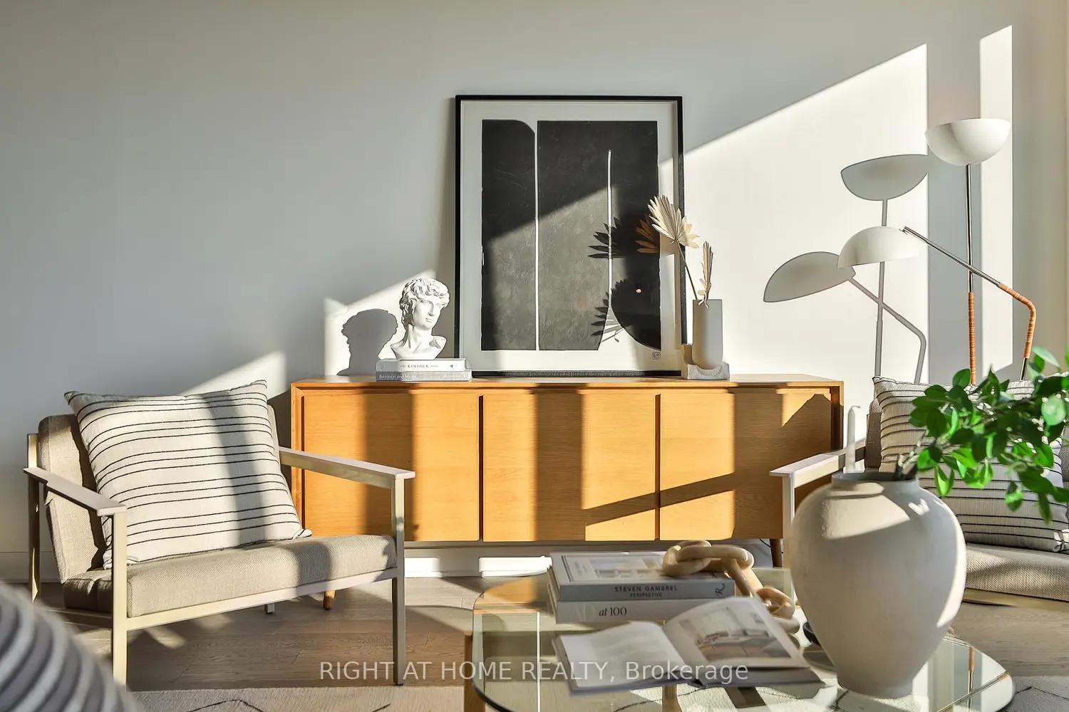 Additional image 4 of 2720 Dundas Street 607