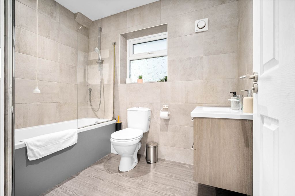 Additional image 27 of 5 bed semi-detached house to rentBrooklands Road, Hall Green, Birmingham B28