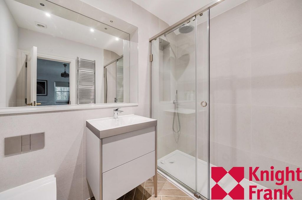 Additional image 6 of 4 bed detached house to rentScholars Row, Ascot SL5