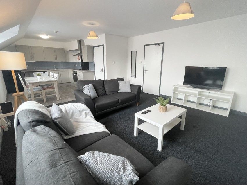 6 bed flat to rentFrancis Street, Swansea SA1