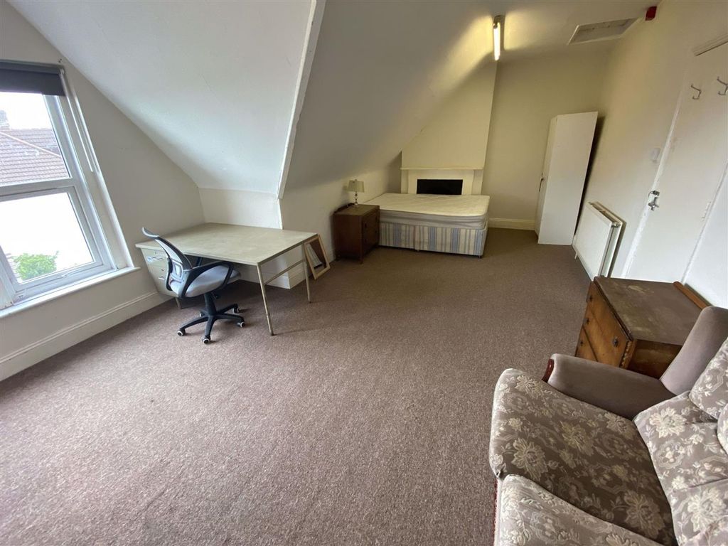 Additional image 3 of 5 bed flat to rent17 Hazelton Road, Bristol BS7