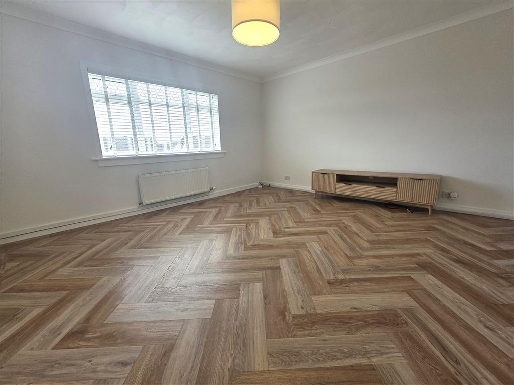 Additional image 2 of 3 bed flat to rentRoseberry Place, Burnbank, Hamilton ML3