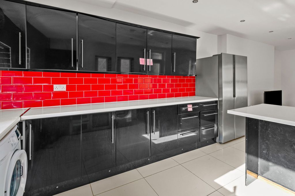 Additional image 16 of 7 bed shared accommodation to rentBernard Street, Swansea SA2