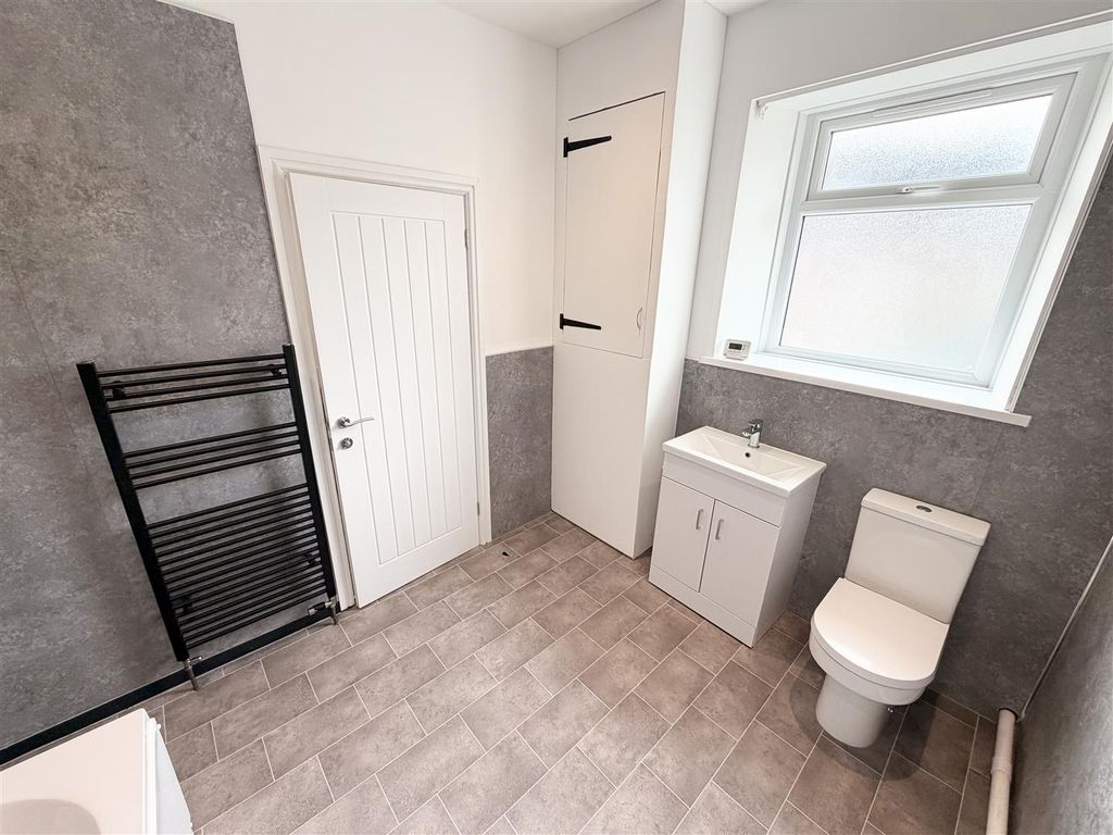 Additional image 13 of Room to rentHMO Property, Commercial Street, Senghenydd, Caerphilly CF83