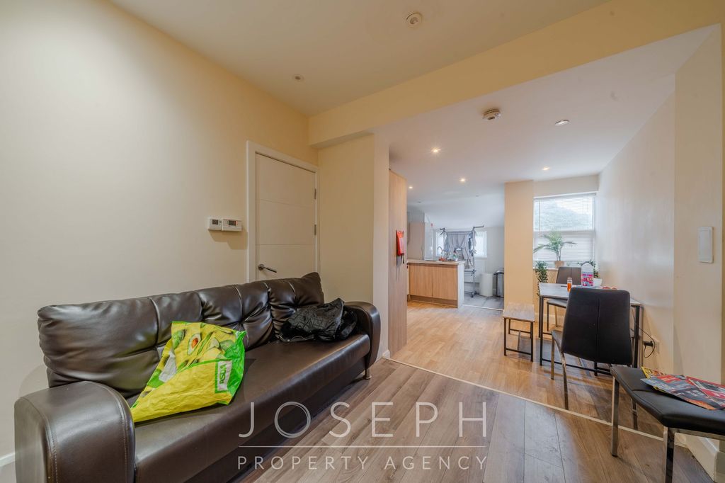 Additional image 4 of 6 bed property to rentFoxhall Road, Ipswich IP3