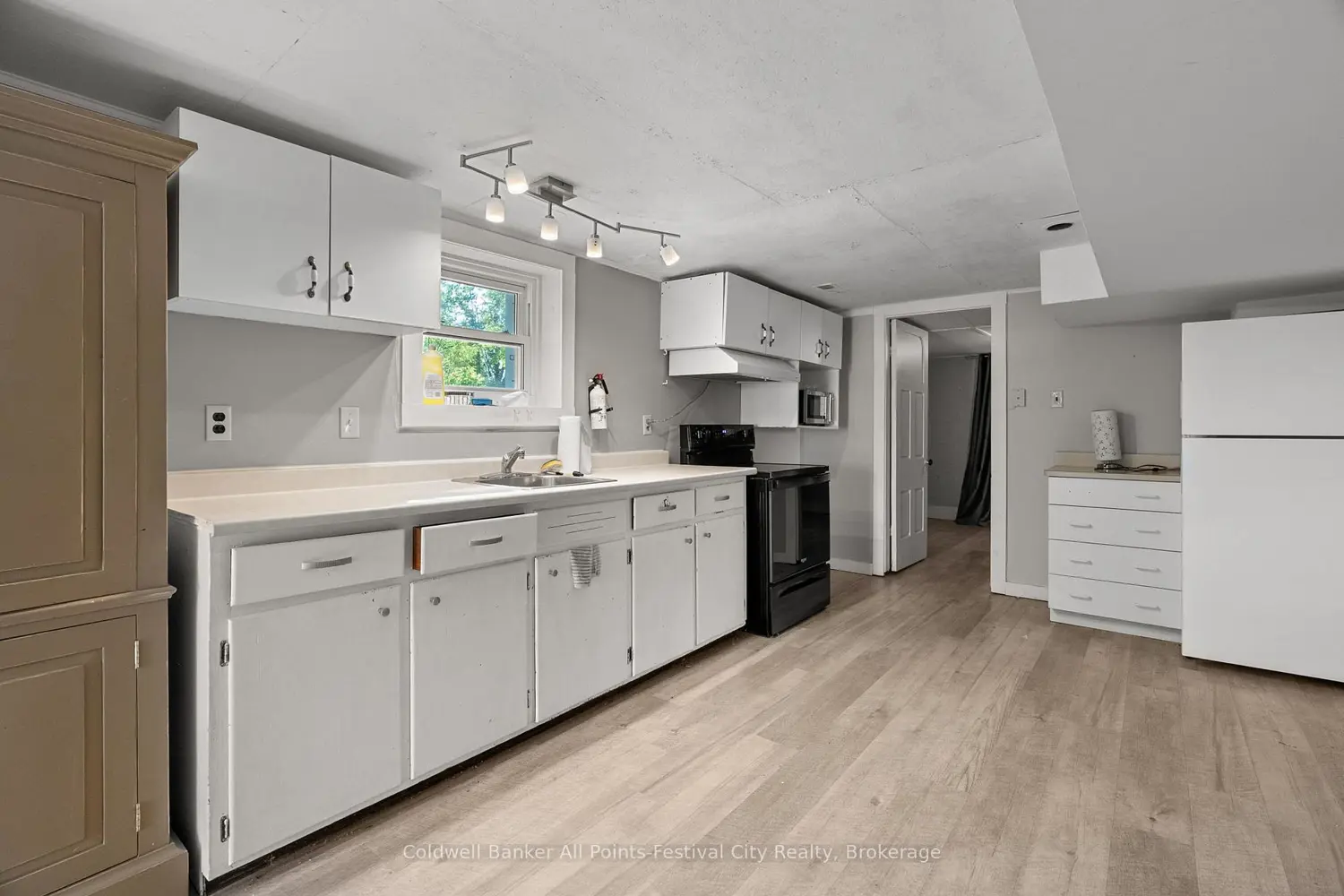 Additional image 11 of 36404B Huron Road