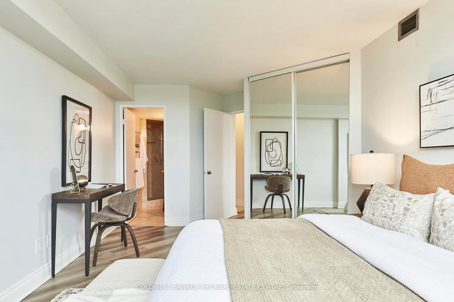 Additional image 12 of 2 Westney Road 401