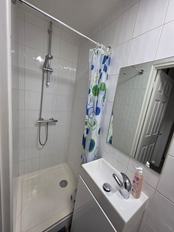 Additional image 4 of Studio to rent1C High Town Road, Luton LU2